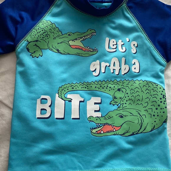 Kid's Short Sleeve Sun & Swim Shirt - Picture 3 of 5